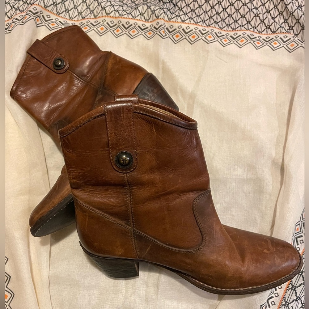 Frye - Picture 2 of 6